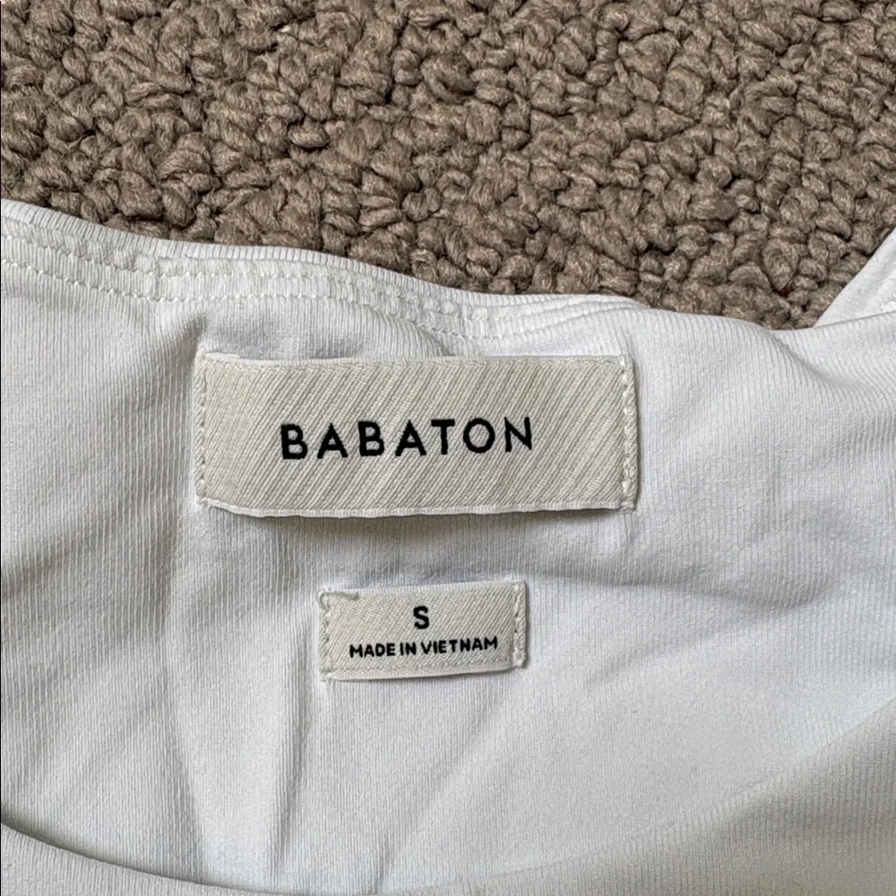 Aritzia contour Set of Black + White Sleeveless Tank Tops - Picture 7 of 9